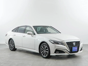 Седан Toyota Crown 2018 года, 3098077 рублей, Москва