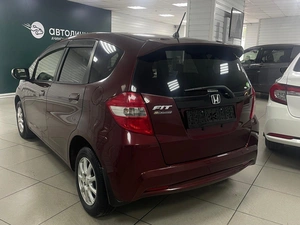 Хетчбэк Honda Fit 2012 года, 999000 рублей, Ачинск