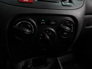 Хетчбэк Kia Rio 2010 года, 659000 рублей, Воронеж