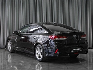 Седан Hyundai Sonata 2018 года, 1999000 рублей, Тюмень