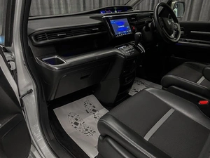 Минивэн Honda Stepwgn 2020 года, 2350000 рублей, Красноярск
