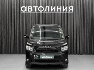 Минивэн Toyota Voxy 2009 года, 1420000 рублей, Красноярск