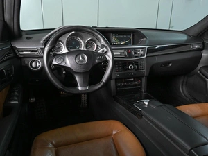Седан Mercedes-benz E-класс 2011 года, 1899000 рублей, Аксай