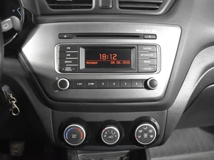 Хетчбэк Kia Rio 2015 года, 867200 рублей, Казань