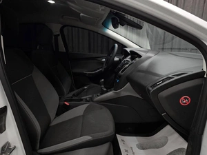 Хетчбэк Ford Focus 2011 года, 640000 рублей, Красноярск