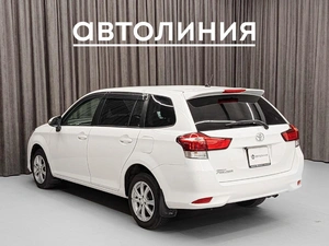 Универсал Toyota Corolla Fielder 2018 года, 1120000 рублей, Красноярск