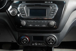 Седан Kia Rio 2012 года, 999000 рублей, Тюмень