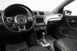 Седан Volkswagen Polo 2019 года, 1349000 рублей, Новосибирск