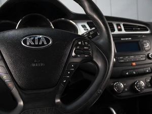 Хетчбэк Kia Ceed 2013 года, 820000 рублей, Омск