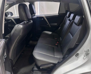 Внедорожник Toyota RAV4 2017 года, 2657000 рублей, Красноярск