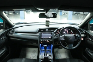 Хетчбэк Honda Civic 2018 года, 1763000 рублей, Солонцы