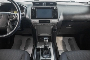 Внедорожник Toyota Land Cruiser Prado 2018 года, 4789000 рублей, Барнаул