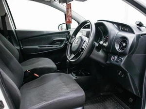 Хетчбэк Toyota Vitz 2019 года, 1050000 рублей, Красноярск