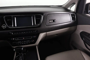 Минивэн Kia Carnival 2017 года, 2519000 рублей, Пермь