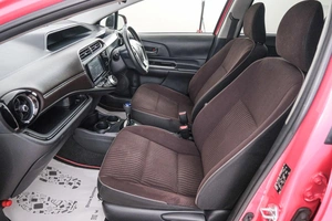 Хетчбэк Toyota Aqua 2015 года, 999000 рублей, Красноярск