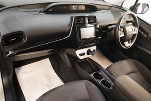 Лифтбек Toyota Prius 2017 года, 1429000 рублей, Челябинск