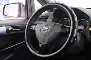 Минивэн Opel Zafira 2011 года, 729000 рублей, Омск