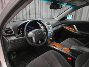 Седан Toyota Camry 2010 года, 1215000 рублей, Красноярск