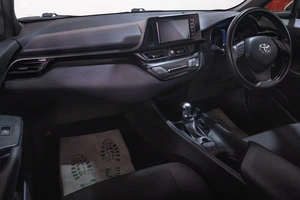 Внедорожник Toyota C-HR 2019 года, 2049000 рублей, Томск