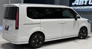 Минивэн Honda Stepwgn Spada 2022 года, 2897000 рублей, Красноярск