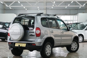 Внедорожник Chevrolet Niva 2014 года, 639000 рублей, Омск