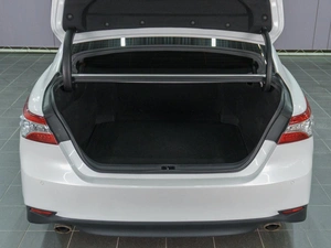 Седан Toyota Camry 2018 года, 2479000 рублей, Сургут