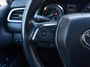 Седан Toyota Camry 2018 года, 2119000 рублей, Саратов