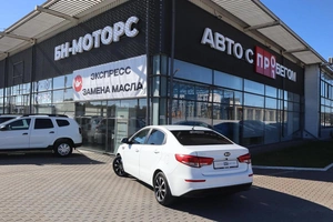 Седан Kia Rio 2015 года, 1080000 рублей, Мирное