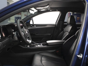 Седан Kia K5 2020 года, 2680000 рублей, Омск