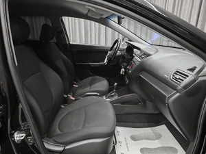 Хетчбэк Kia Rio 2016 года, 1100000 рублей, Красноярск