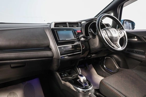 Хетчбэк Honda Fit 2013 года, 1149000 рублей, Новосибирск