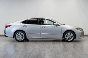 Седан Lexus ES 2013 года, 2299000 рублей, Саратов