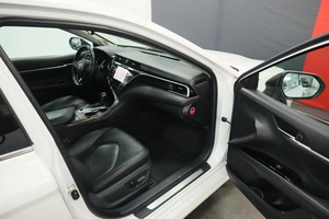 Седан Toyota Camry 2018 года, 2680000 рублей, Курск