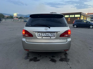 Минивэн Toyota Ipsum 2002 года, 720000 рублей, Красноярск