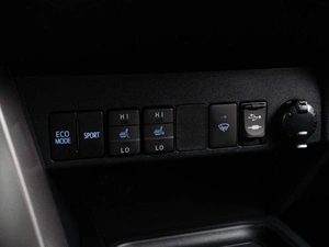 Внедорожник Toyota RAV4 2017 года, 2099000 рублей, Тюмень
