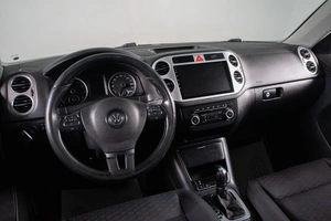 Внедорожник Volkswagen Tiguan 2010 года, 1489000 рублей, Сургут