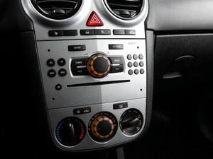 Хетчбэк Opel Corsa 2013 года, 619000 рублей, Тюмень