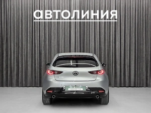 Хетчбэк Mazda 3 2021 года, 1669000 рублей, Красноярск