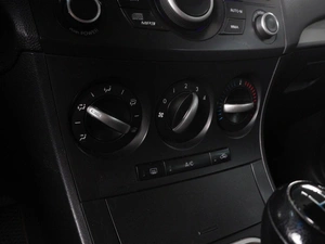 Седан Mazda 3 2013 года, 919000 рублей, Красный Пахарь