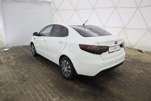 Седан Kia Rio 2013 года, 799000 рублей, Обнинск