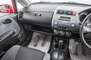 Хетчбэк Honda Fit 2001 года, 379000 рублей, Барнаул