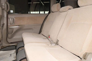 Минивэн Toyota Isis 2006 года, 839000 рублей, Новосибирск