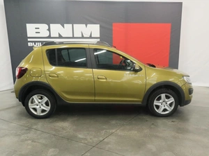 Хэтчбек Renault Sandero 2016 года, 950000 рублей, Курск