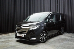 Минивэн Honda Stepwgn Spada 2019 года, 2350000 рублей, Красноярск