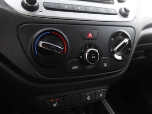 Седан Hyundai Solaris 2019 года, 1230111 рублей, Тверь