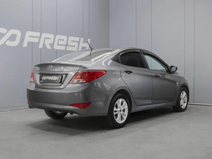 Седан Hyundai Solaris 2014 года, 830000 рублей, Омск