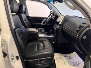 Внедорожник Toyota Land Cruiser 2016 года, 6899000 рублей, Красноярск