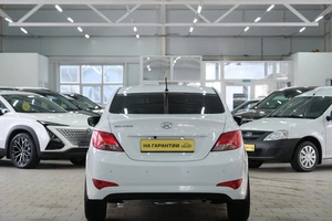 Седан Hyundai Solaris 2016 года, 1169000 рублей, Омск