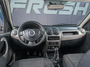 Хетчбэк Renault Sandero 2011 года, 589000 рублей, Сургут