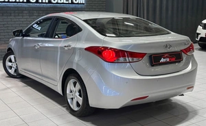 Седан Hyundai Avante 2011 года, 997000 рублей, Красноярск